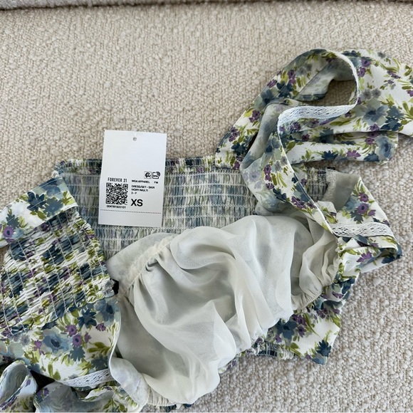 SET: Forever 21 Floral Print Crop Top & Maxi Skirt - Picture 14 of 16